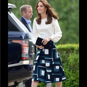 Banana Recipe Navy,Teal, and White Geometric Pattern Lined Skirt- size 0